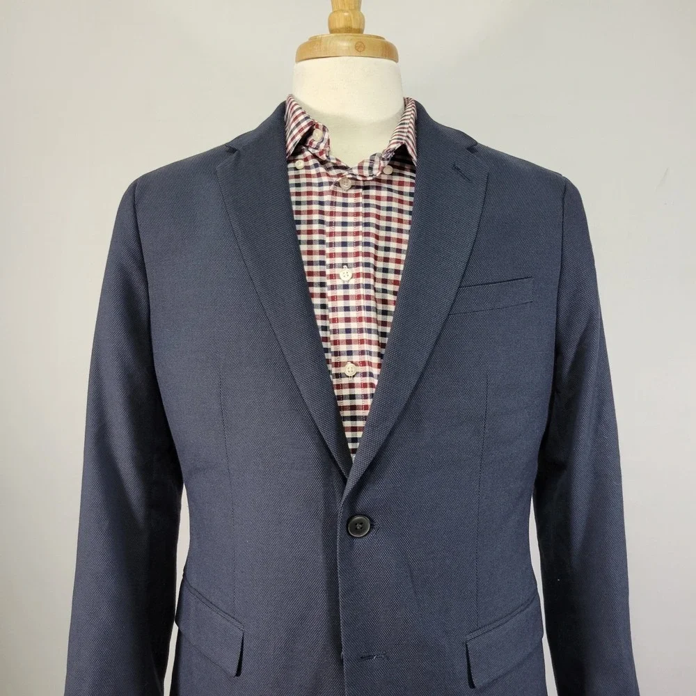 Banana Republic Men's Sport Coat Blazer Two Button Navy Birds Eye Poly Blend 42L
